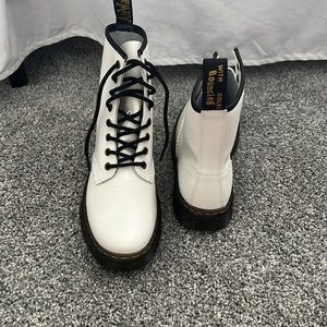 Dr Martens Women’s 1460 W softy T fashion boot